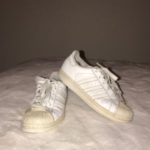 adidas superstars⭐️⭐️